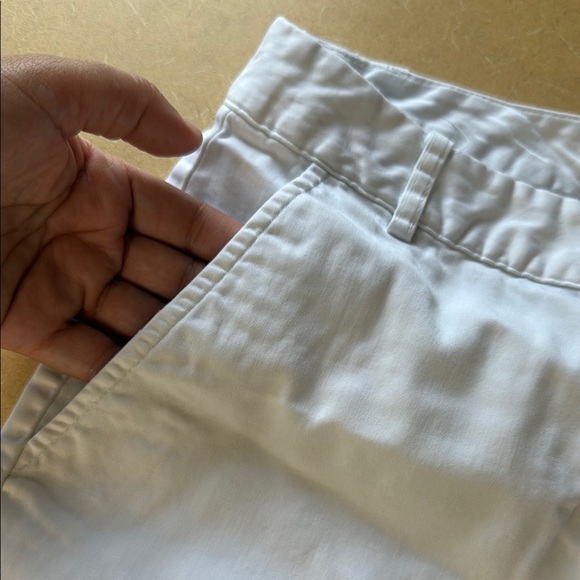 IZOD Women's White Shorts size 8 - Picture 5 of 10